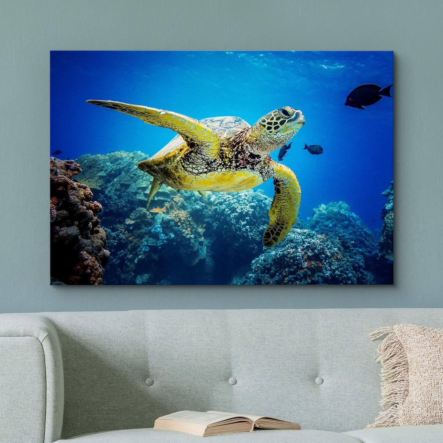 wall26 Canvas Print Wall Art Vibrant Ocean Underwater Swimming Turtle Nature Animals Photography Realism Rustic Scenic Landscape Wilderness Earth Colorful for Living Room, Bedroom, Office - 16"x24"